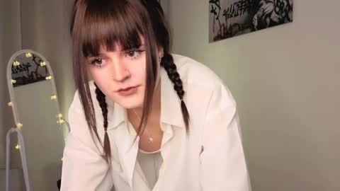 Snapshot of michelewild chatting on February 12, 1:17 pm Michele online show from February 12, 1:17 pm