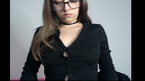 Snapshot of michell_bunny13 chatting on May 7, 1:55 am Michell online show from May 7, 1:55 am