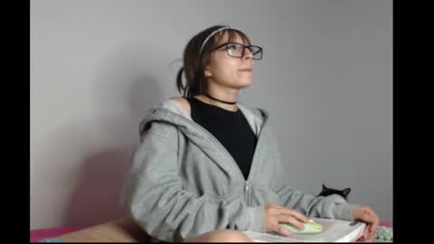Snapshot of michell_bunny13 chatting on May 8, 3:34 am Michell online show from May 8, 3:34 am