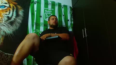 Snapshot of michell_myers chatting on January 19, 2:25 am michell_myers online show from January 19, 2:25 am