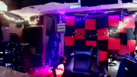 Snapshot of michelle_flowers chatting on September 30, 3:00 am michelle_flowers online show from September 30, 3:00 am