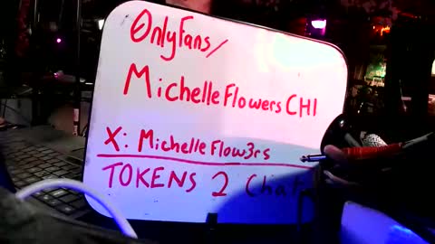 Snapshot of michelle_flowers chatting on November 11, 6:30 pm michelle_flowers online show from November 11, 6:30 pm