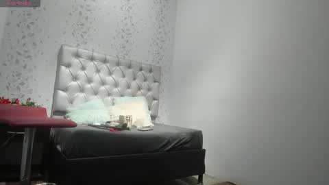 michelle perla online show from October 28, 6:54 pm