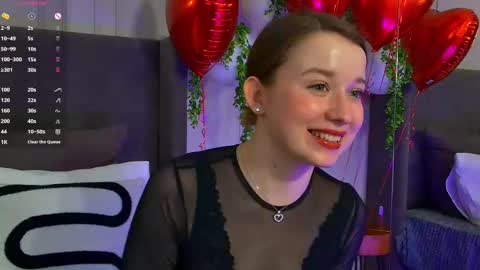 Snapshot of michellehaynes chatting on February 17, 5:32 pm michelle online show from February 17, 5:32 pm