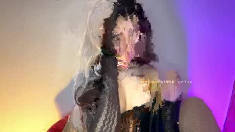 michellepetitte online show from February 22, 4:13 am