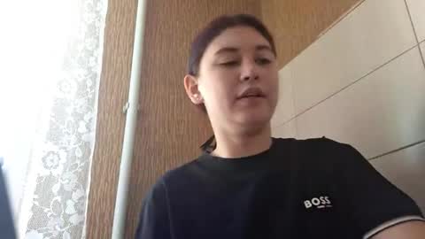 Snapshot of michellepoll chatting on March 2, 10:33 am Leila online show from March 2, 10:33 am