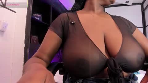 michellepreston_ online show from January 17, 12:32 pm