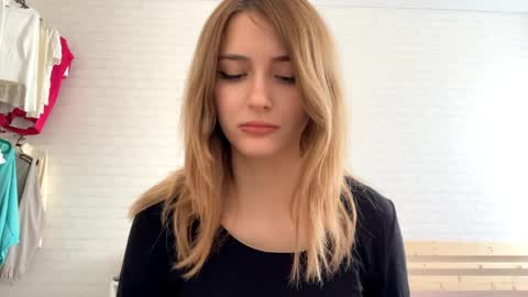 Jenny online show from April 4, 8:56 am