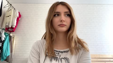 Jenny online show from April 10, 9:14 am