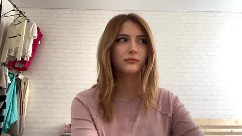 Jenny online show from April 13, 8:42 am