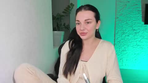 Snapshot of michelliibeautiful chatting on January 16, 2:43 pm Michellee online show from January 16, 2:43 pm