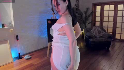 Snapshot of michi_souffl chatting on February 1, 12:40 am Michi online show from February 1, 12:40 am