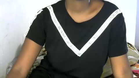 Snapshot of michou61 chatting on November 1, 4:14 am michou61 online show from November 1, 4:14 am