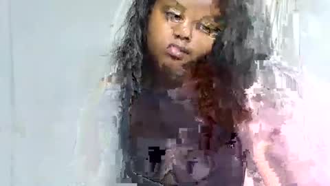 Snapshot of michou61 chatting on January 19, 5:33 am michou61 online show from January 19, 5:33 am