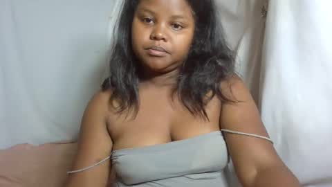 Snapshot of michou61 chatting on February 7, 7:12 am michou61 online show from February 7, 7:12 am