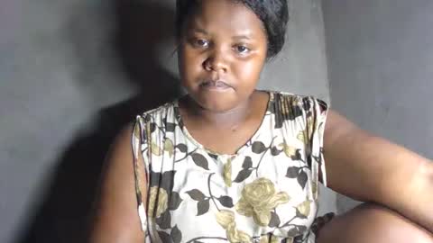 Snapshot of michou61 chatting on February 24, 7:39 am michou61 online show from February 24, 7:39 am