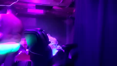 Snapshot of mickdollz chatting on October 29, 7:21 am mickdollz online show from October 29, 7:21 am