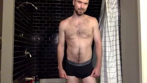 Snapshot of mickey_mic chatting on October 3, 1:46 am mickey_mic online show from October 3, 1:46 am