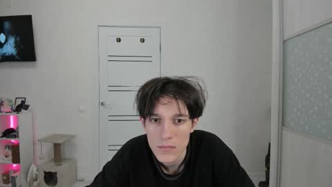 Snapshot of mickleloveu chatting on December 1, 4:34 pm mickleloveu online show from December 1, 4:34 pm