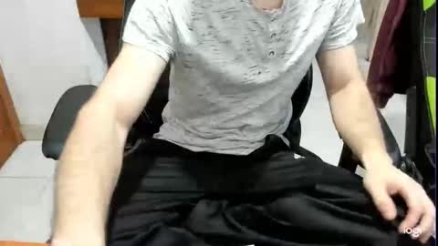 microfama00 online show from April 5, 4:59 pm