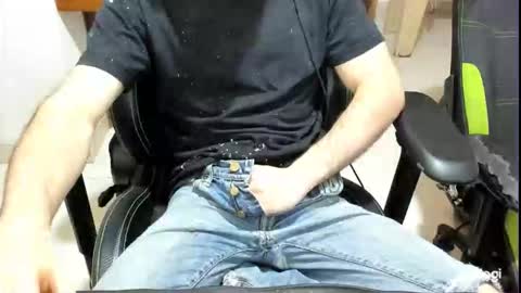 microfama00 online show from April 15, 7:48 am