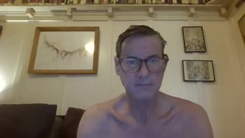 Stuart online show from December 16, 4:13 am