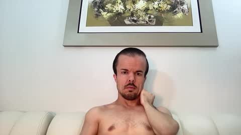 Snapshot of midgettripod1 chatting on September 19, 10:32 pm Aaron online show from September 19, 10:32 pm