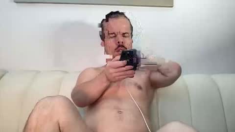 Snapshot of midgettripod1 chatting on October 6, 11:46 pm Aaron online show from October 6, 11:46 pm