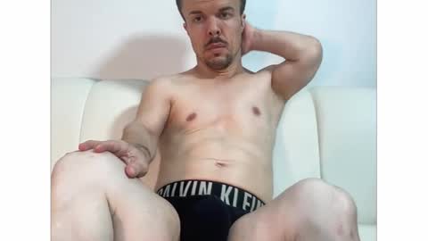 Snapshot of midgettripod1 chatting on October 11, 2:00 am Aaron online show from October 11, 2:00 am