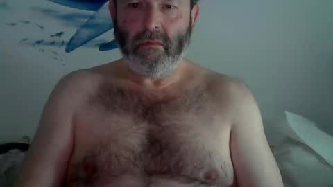 Snapshot of midhir chatting on January 17, 3:43 pm kike online show from January 17, 3:43 pm