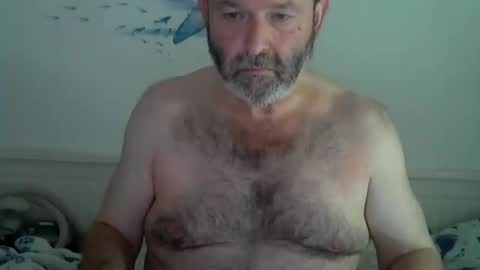 Snapshot of midhir chatting on October 2, 1:40 pm kike online show from October 2, 1:40 pm