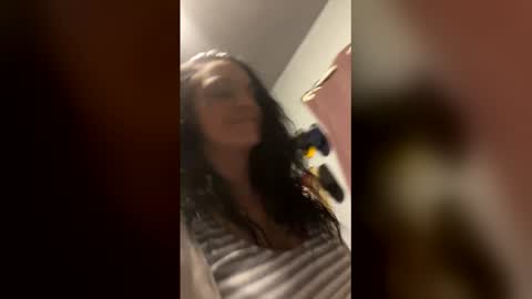 Snapshot of midnght_slut chatting on April 13, 1:33 am midnght_slut online show from April 13, 1:33 am