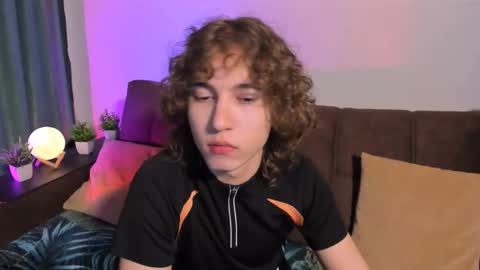 Snapshot of midnight_answer chatting on January 11, 4:12 pm Max online show from January 11, 4:12 pm