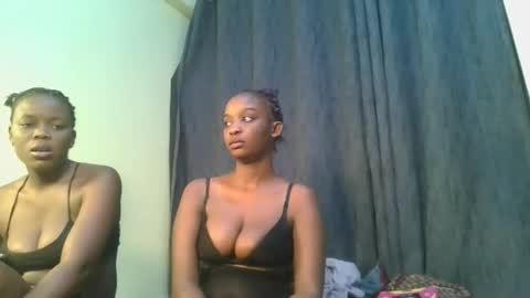 midnight_curves online show from April 15, 7:58 pm