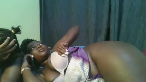 midnight_curves online show from April 16, 9:39 pm