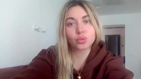 Snapshot of midnight_lace1 chatting on February 24, 7:50 am Midnight lace1 online show from February 24, 7:50 am