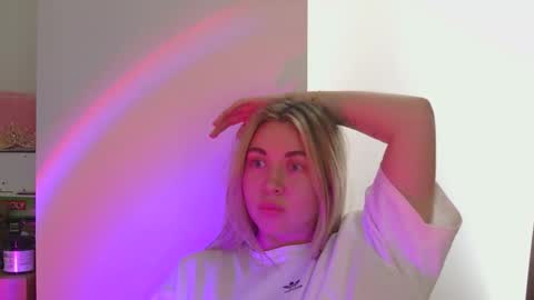 Snapshot of midnight_lace1 chatting on February 28, 10:38 am Midnight lace1 online show from February 28, 10:38 am