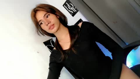 midnight_mystique18 online show from July 18, 12:26 am