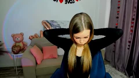 midnighteaura online show from February 25, 11:20 am