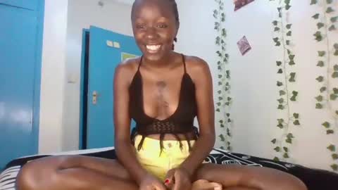 Snapshot of midnightkelly chatting on February 24, 11:52 am Naught Kelly online show from February 24, 11:52 am