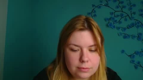 Snapshot of midnightmariana chatting on April 24, 5:43 am Mariana online show from April 24, 5:43 am