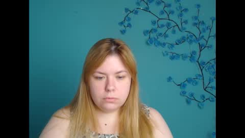 Snapshot of midnightmariana chatting on May 10, 5:12 am Mariana online show from May 10, 5:12 am