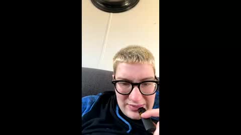 midnightmochi2 online show from April 7, 10:53 pm