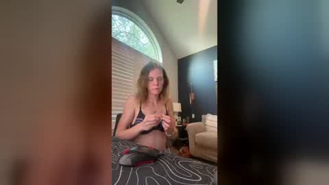 Snapshot of midnightsiren01 chatting on August 8, 11:56 am midnightsiren01 online show from August 8, 11:56 am