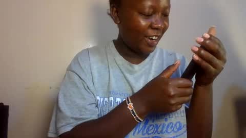 midnightt_curves online show from June 21, 9:01 am