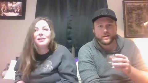 Snapshot of midwestlovers1990 chatting on November 10, 3:49 am midwestlovers1990 online show from November 10, 3:49 am