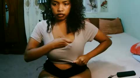 miel_07 online show from April 18, 11:03 am