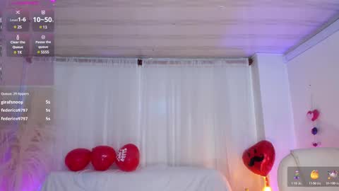 Snapshot of miel_gomez chatting on February 15, 10:10 pm miel_gomez online show from February 15, 10:10 pm