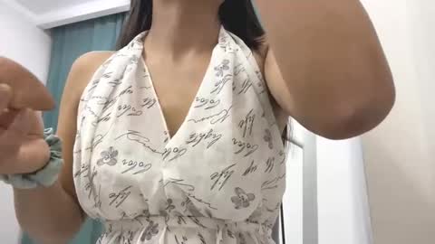 Mia online show from November 26, 5:36 pm