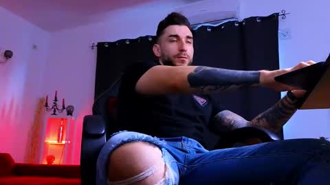 MightyAaron online show from January 15, 6:18 am